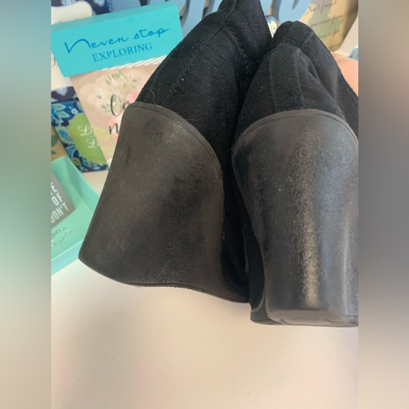 Size 9.5 Mossimo Booties - Picture 4 of 16